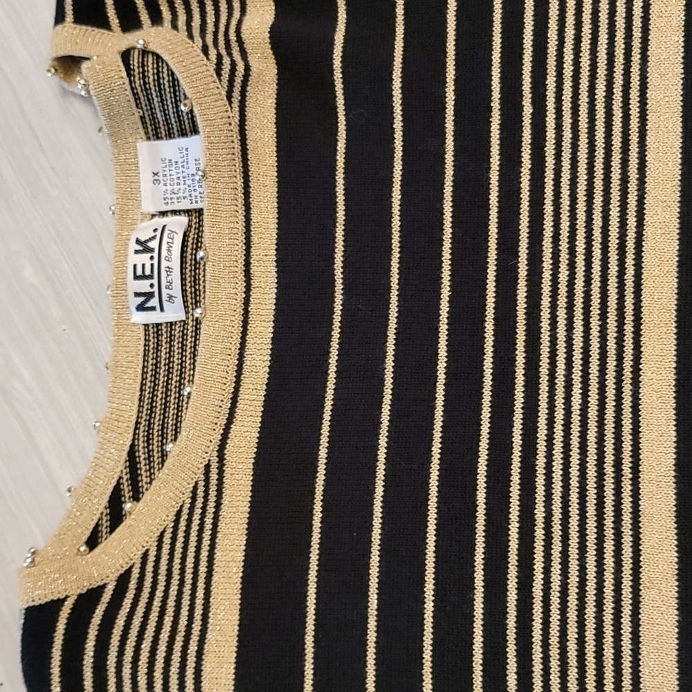 N.E.K. Beth Bowley Sweater - Picture 9 of 9